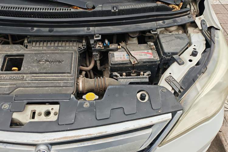 Used CHANGAN OSHAN Olisway 2015 1.2L Manual Enjoyment Model Engine Bay Left