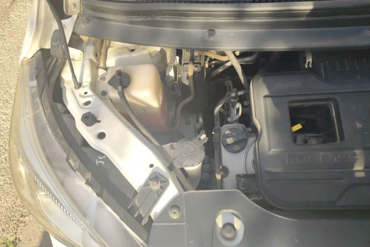 Used CHANGAN OSHAN Olisway 2015 X6 1.4L Manual Mount Everest Edition Engine Bay Right