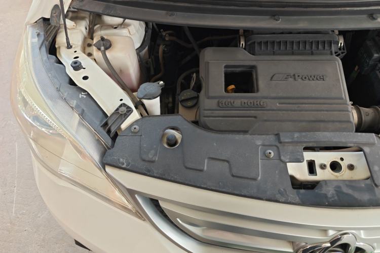 Used CHANGAN OSHAN Olisway 2015 X6 1.4L Manual Mount Everest Edition Engine Bay Right