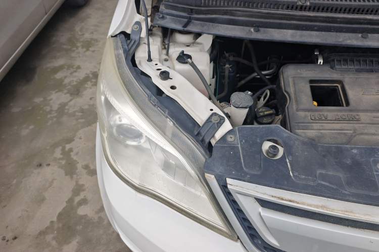 Used CHANGAN OSHAN Olisway 2015 1.2L Manual Enjoyment Model Engine Bay Right