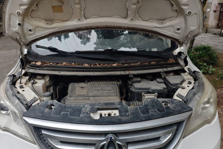 Used CHANGAN OSHAN Olisway 2015 X6 1.4L IMT Flagship Edition Engine Bay