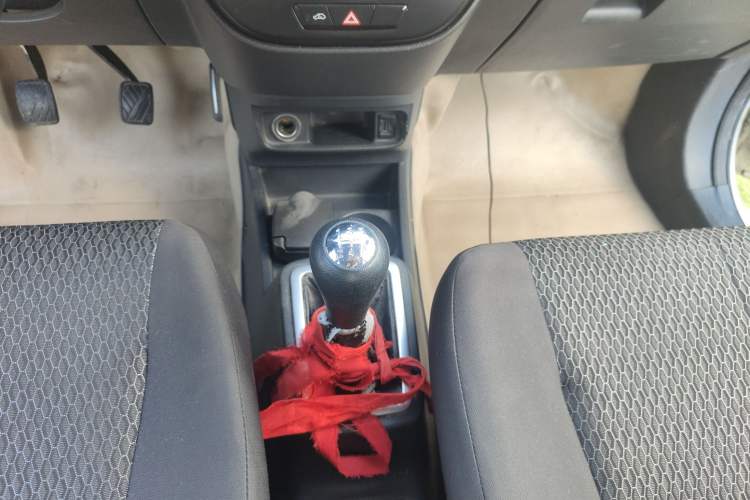 Used CHANGAN OSHAN Olisway 2015 1.2L Manual Enjoyment Model Gear Lever