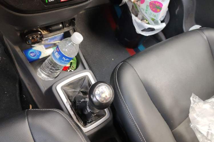 Used CHANGAN OSHAN Olisway 2015 1.2L Manual Enjoyment Model Gear Lever
