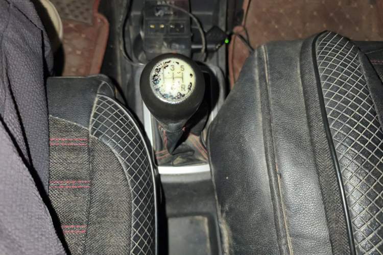 Used CHANGAN OSHAN Olisway 2015 1.2L Manual Enjoyment Model Gear Lever