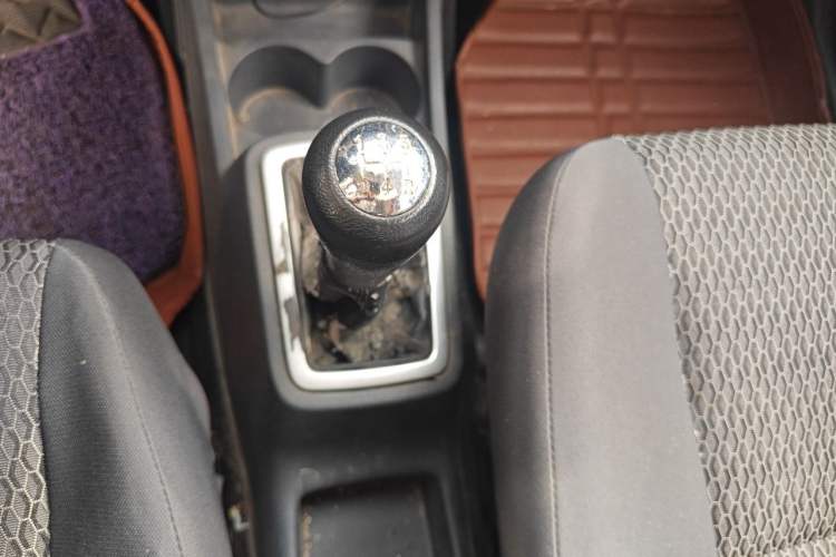 Used CHANGAN OSHAN Olisway 2015 1.2L Manual Enjoyment Model Gear Lever