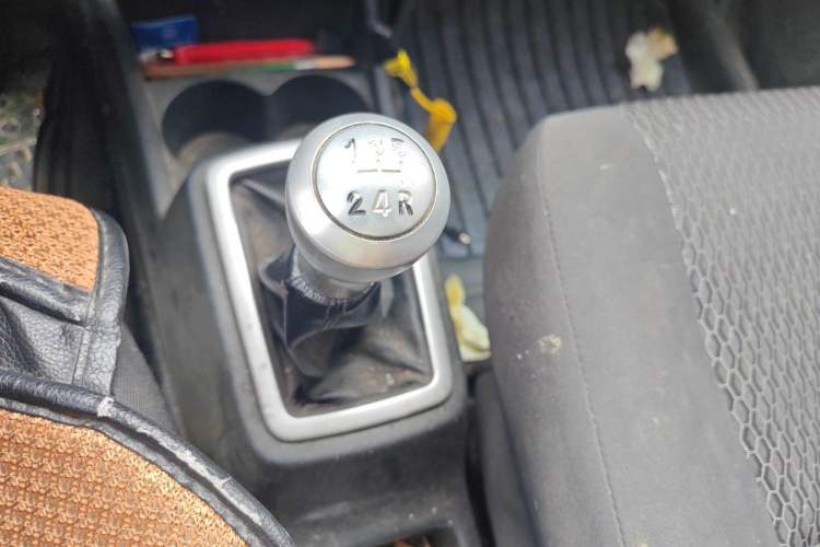 Used CHANGAN OSHAN Olisway 2015 1.2L Manual Enjoyment Model Gear Lever