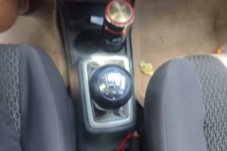 Used CHANGAN OSHAN Olisway 2015 1.2L Manual Enjoyment Model Gear Lever