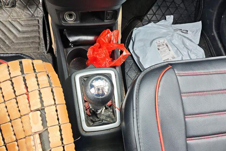 Used CHANGAN OSHAN Olisway 2015 1.2L Manual Enjoyment Model Gear Lever