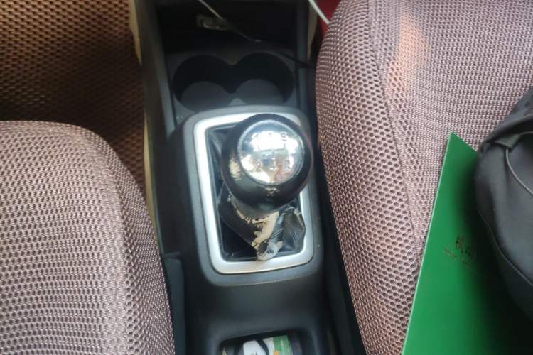 Used CHANGAN OSHAN Olisway 2015 1.2L Manual Enjoyment Model Gear Lever