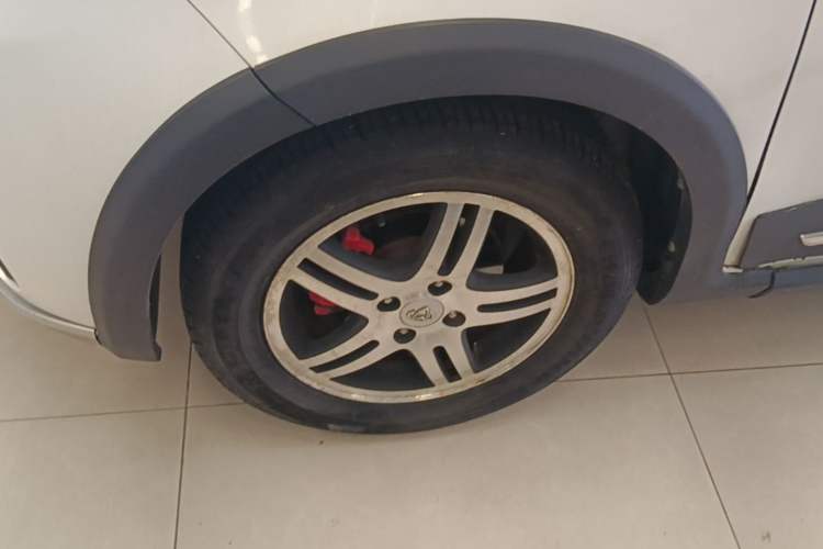 Used CHANGAN OSHAN Olisway 2015 X6 1.4L Manual Mount Everest Edition Left Front Wheel Hub