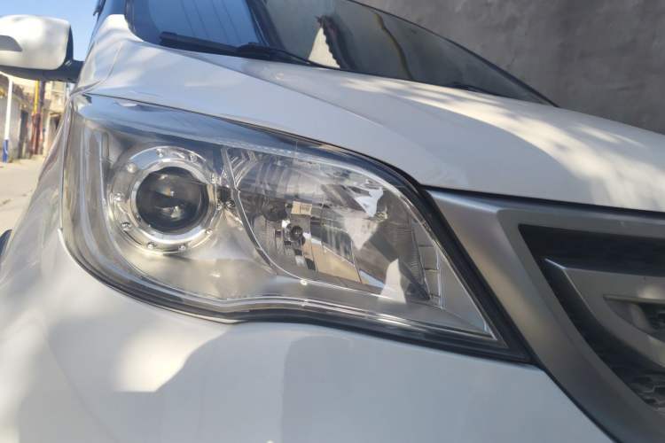 Used CHANGAN OSHAN Olisway 2015 X6 1.4L Manual Mount Everest Edition Right Front Headlight