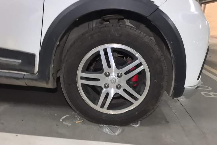 Used CHANGAN OSHAN Olisway 2015 X6 1.4L Manual Mount Everest Edition Right Front Wheel Hub