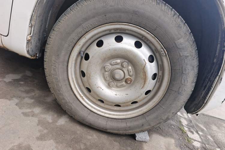 Used CHANGAN OSHAN Olisway 2015 1.2L Manual Enjoyment Model Right Front Wheel Hub
