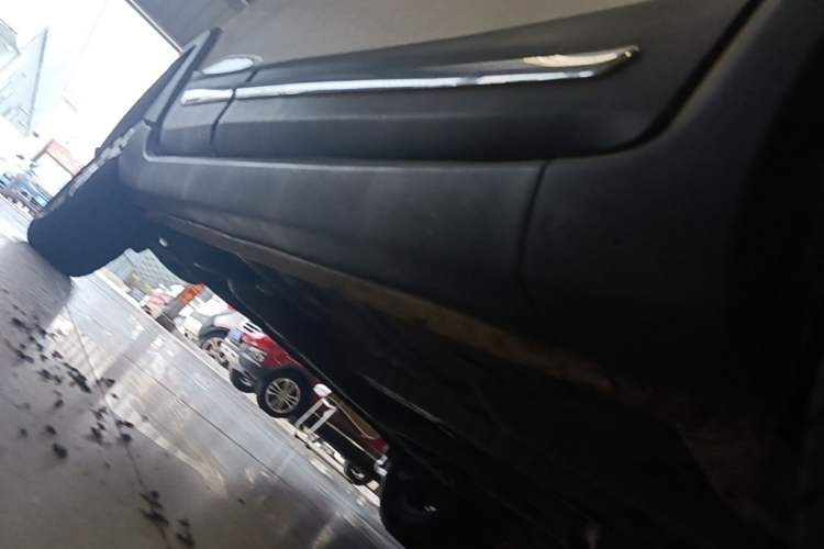 Used CHANGAN OSHAN Olisway 2015 X6 1.4L Manual Mount Everest Edition Right Side Sill