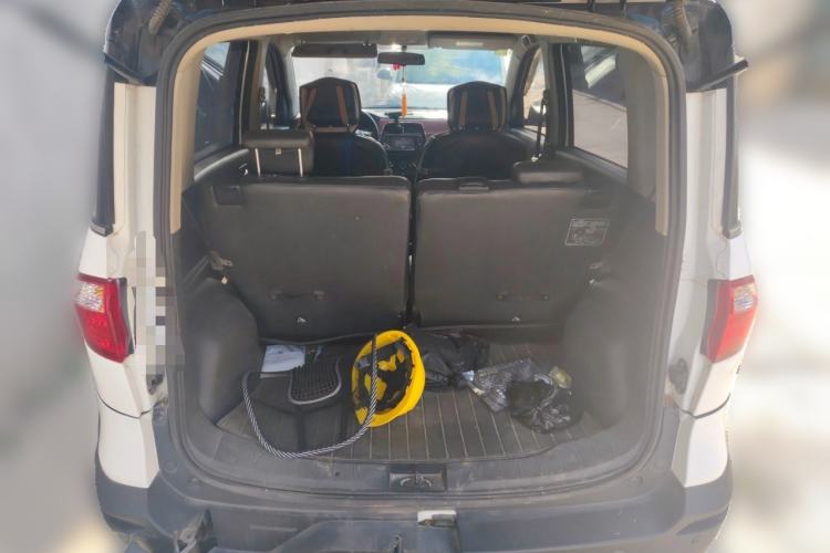 Used CHANGAN OSHAN Olisway 2015 X6 1.4L Manual Mount Everest Edition Trunk