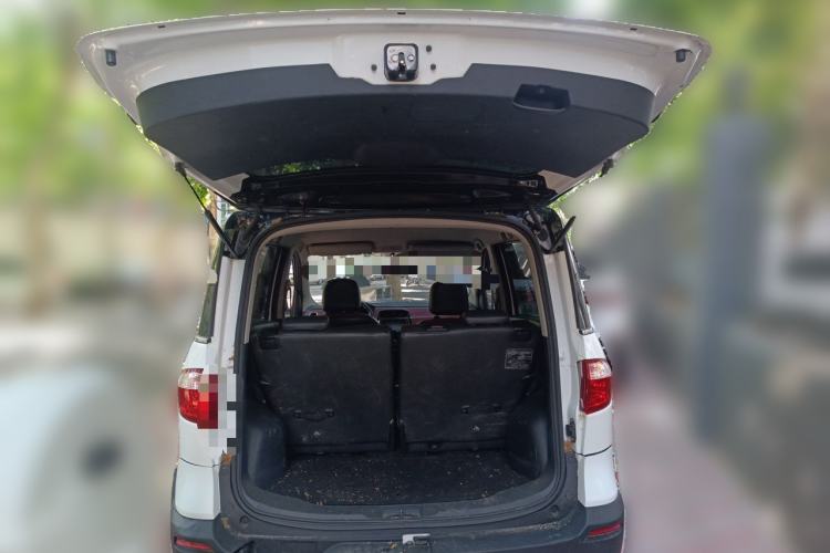 Used CHANGAN OSHAN Olisway 2015 X6 1.4L Manual Mount Everest Edition Trunk