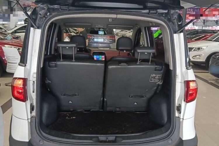 Used CHANGAN OSHAN Olisway 2015 X6 1.4L Manual Mount Everest Edition Trunk