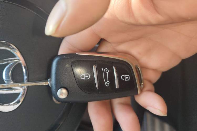 Used CHANGAN OSHAN Olisway 2015 X6 1.4L Manual Mount Everest Edition Vehicle Key