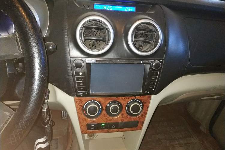 Used CHANGAN OSHAN Ounuo S 2012 1.3L Base Version Audio And AC Panel