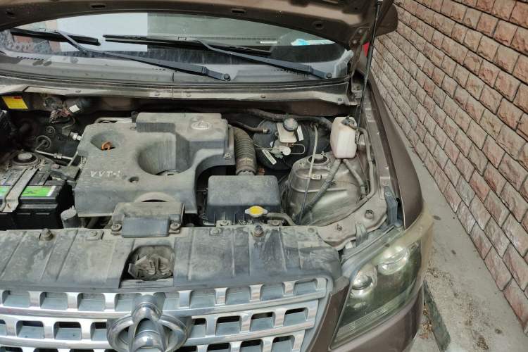 Used CHANGAN OSHAN Ounuo S 2014 1.5L Base Version Engine Bay Left