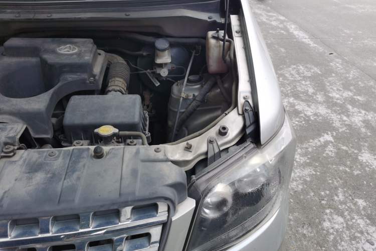Used CHANGAN OSHAN Ounuo S 2014 1.5L Base Version Engine Bay Left
