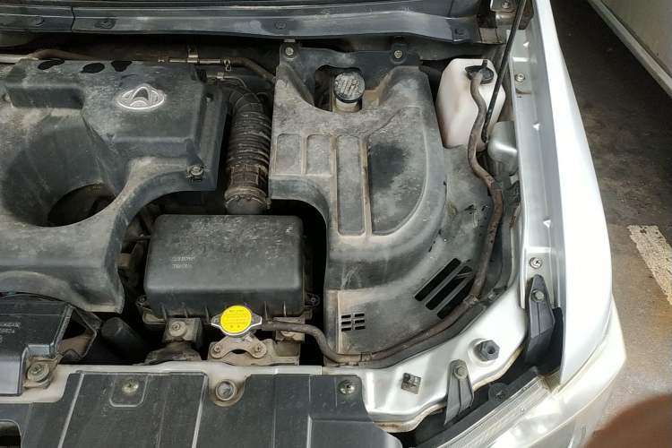 Used CHANGAN OSHAN Ounuo S 2014 1.5L Base Version Engine Bay Left