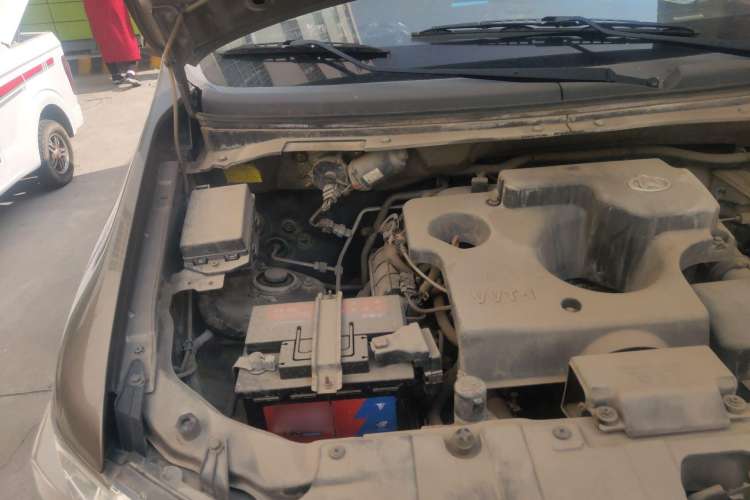 Used CHANGAN OSHAN Ounuo S 2014 1.5L Base Version Engine Bay Right