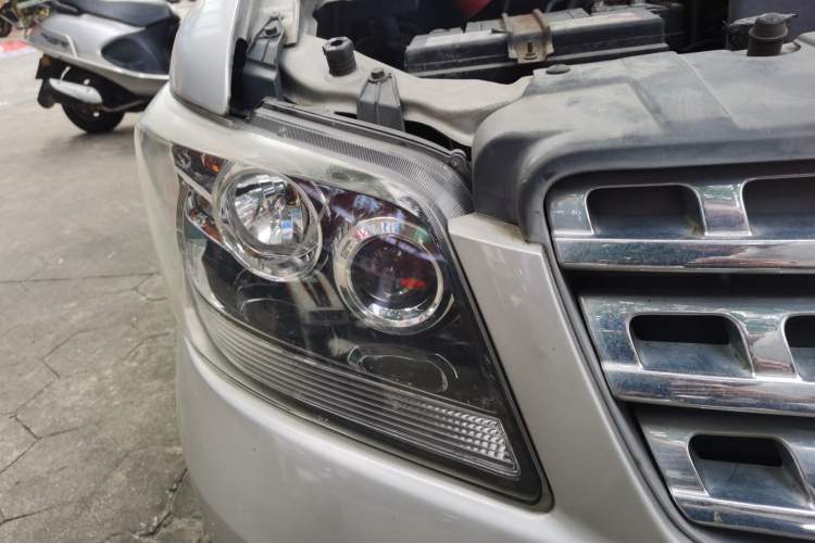 Used CHANGAN OSHAN Ounuo S 2014 1.5L Base Version Right Front Headlight
