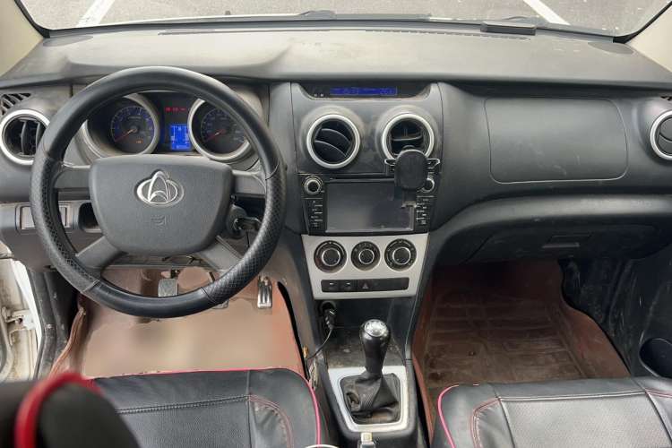 Used CHANGAN OSHAN Ounuo S 2014 1.5L Base Version Interior 3