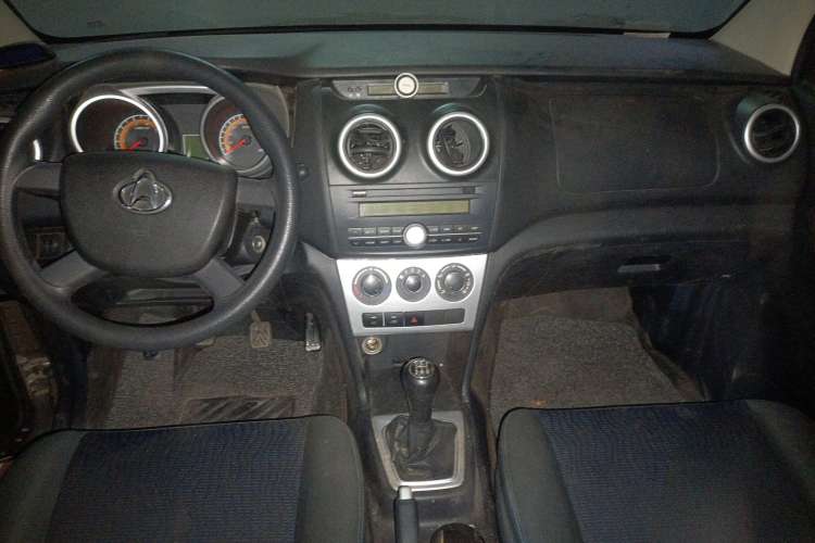 Used CHANGAN OSHAN Ounuo S 2017 1.5L Base Version Center Console
