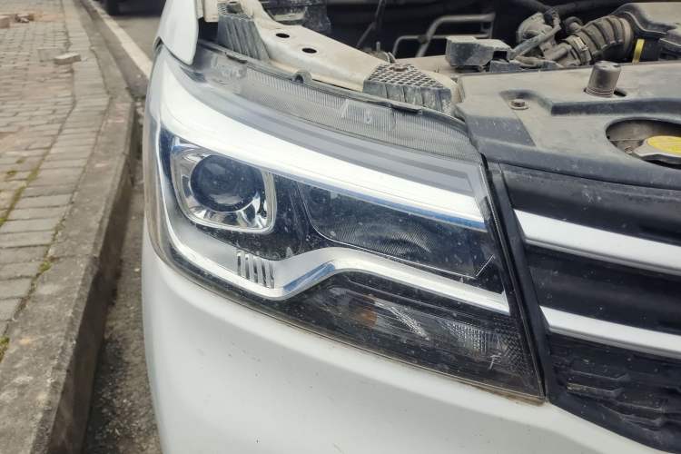 Used CHANGAN OSHAN Ounuo S 2019 1.5L Ouno S Standard Model China VI JL473QG Right Front Headlight