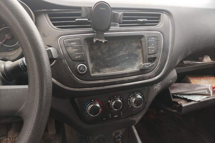 Used CHANGAN OSHAN Ounuo S 2021 1.5L Ono S Smart Edition Dual-Steaming Air-Conditioned Bus JL473QG Audio And AC Panel