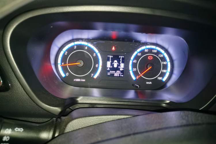 Used CHANGAN OSHAN Ounuo S 2023 1.5L Deluxe Edition Dual-Steaming Air-Conditioned Passenger Van JL473QG 7 Seats Instrument Cluster