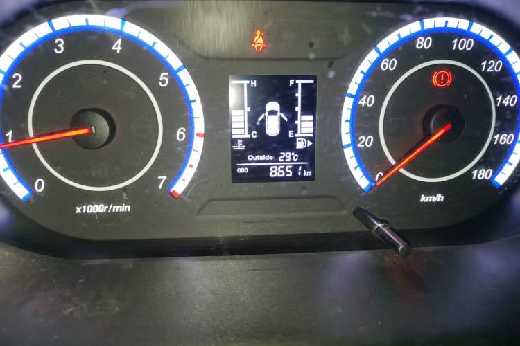 Used CHANGAN OSHAN Ounuo S 2023 1.5L Deluxe Edition Dual-Steaming Air-Conditioned Passenger Van JL473QG 7 Seats Odometer Close Up