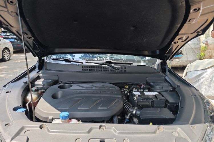 Used CHANGAN OSHAN X5 2021 1.5T DCT Prestige Edition Engine Bay