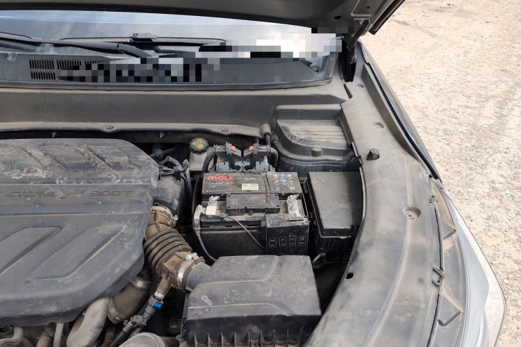 Used CHANGAN OSHAN X5 2021 1.6L CVT Luxury Model Engine Bay Left