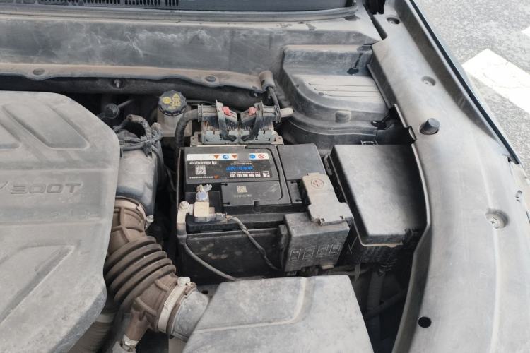 Used CHANGAN OSHAN X5 2021 1.5T DCT Luxury Edition Engine Bay Left