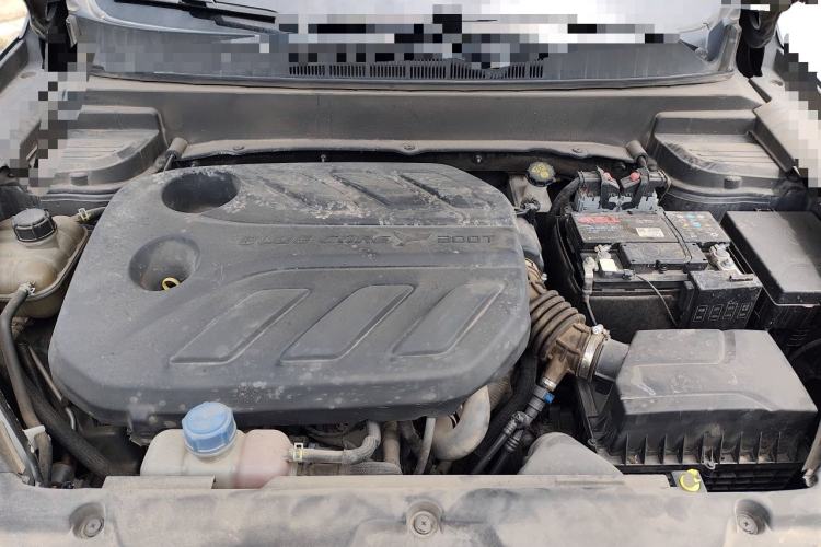 Used CHANGAN OSHAN X5 2021 1.6L CVT Luxury Model Engine Bay