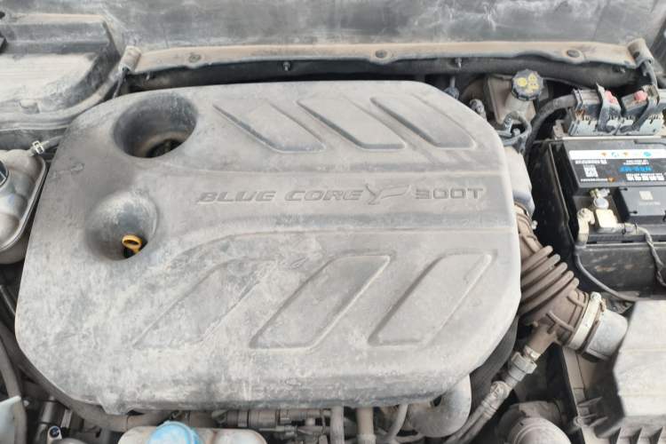 Used CHANGAN OSHAN X5 2021 1.5T DCT Luxury Edition Engine Bay