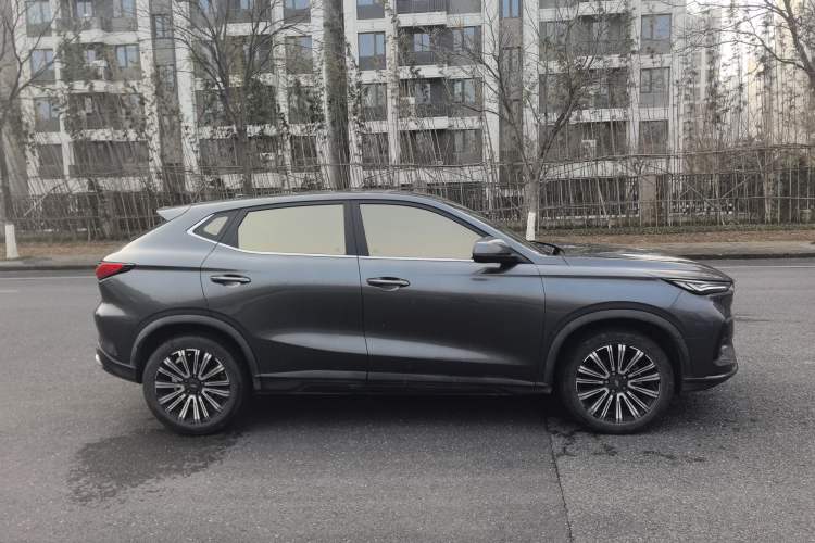 Used CHANGAN OSHAN X5 2021 1.5T DCT Prestige Edition Exterior 2
