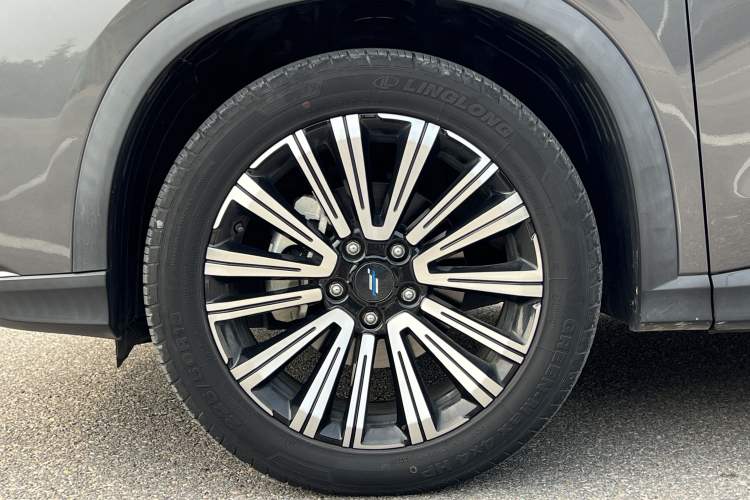 Used CHANGAN OSHAN X5 2021 1.5T DCT Prestige Edition Exterior 4
