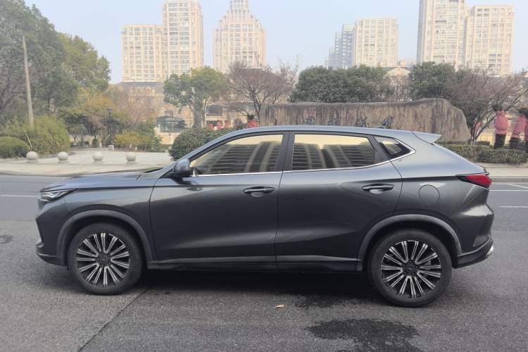 Used CHANGAN OSHAN X5 2021 1.5T DCT Prestige Edition Exterior 5