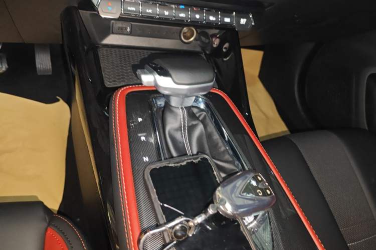 Used CHANGAN OSHAN X5 2021 1.5T DCT Prestige Edition Gear Lever