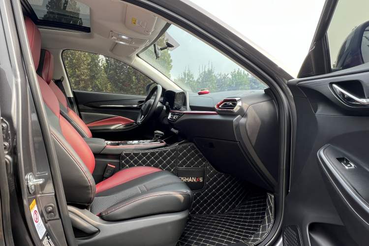 Used CHANGAN OSHAN X5 2021 1.5T DCT Prestige Edition Interior 3