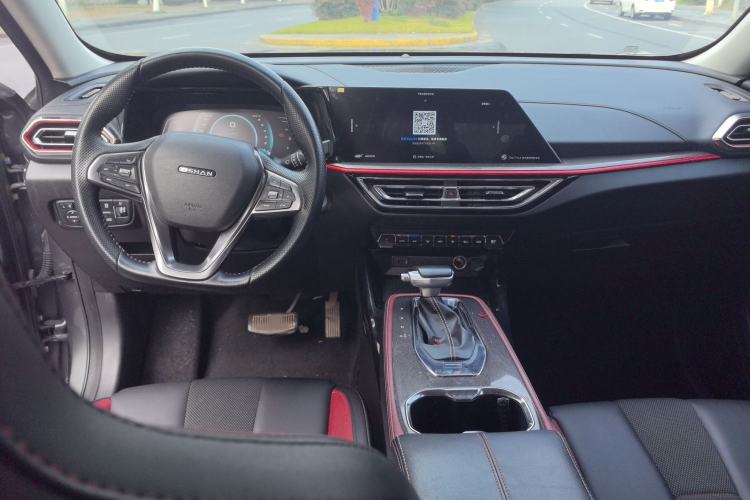 Used CHANGAN OSHAN X5 2021 1.5T DCT Prestige Edition Interior 3