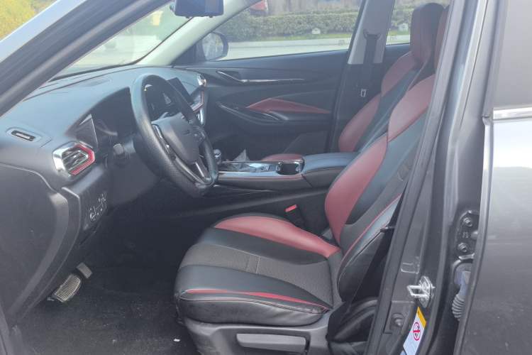 Used CHANGAN OSHAN X5 2021 1.5T DCT Prestige Edition Interior 4