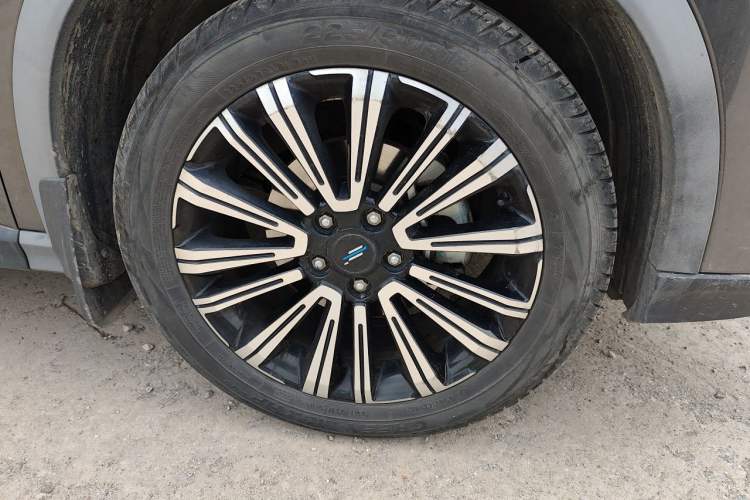 Used CHANGAN OSHAN X5 2021 1.6L CVT Luxury Model Right Front Wheel Hub