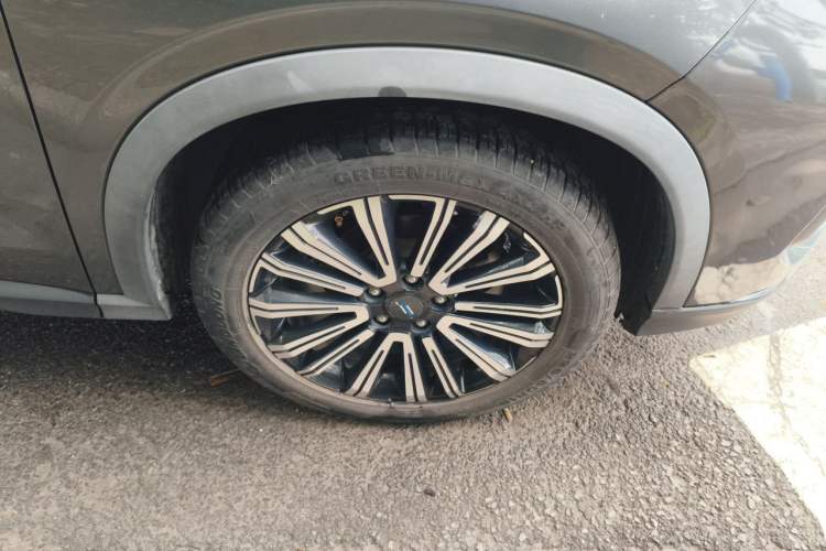 Used CHANGAN OSHAN X5 2021 1.5T DCT Luxury Edition Right Front Wheel Hub