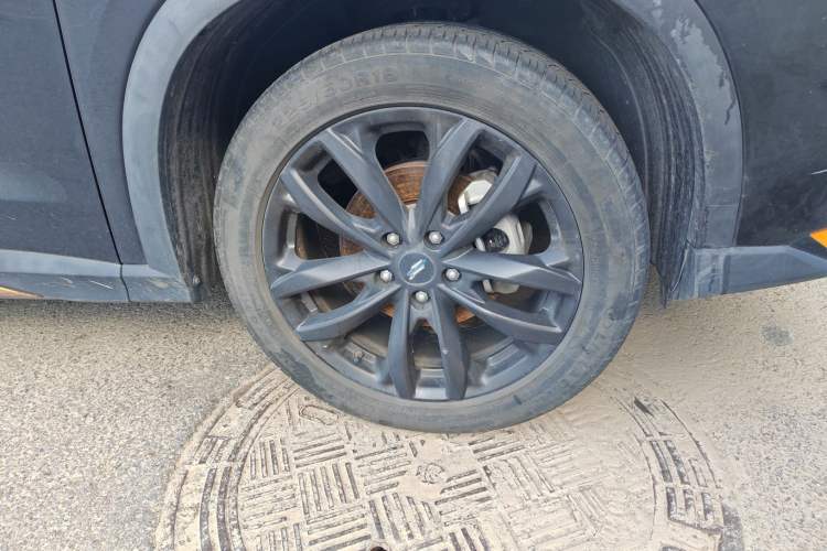 Used CHANGAN OSHAN X5 2021 1.5T DCT Flagship Edition Right Front Wheel Hub