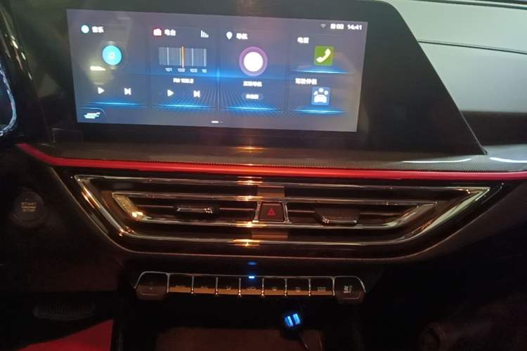 Used CHANGAN OSHAN X5 2021 Revised Version 1.5T DCT Luxury Edition Audio And AC Panel